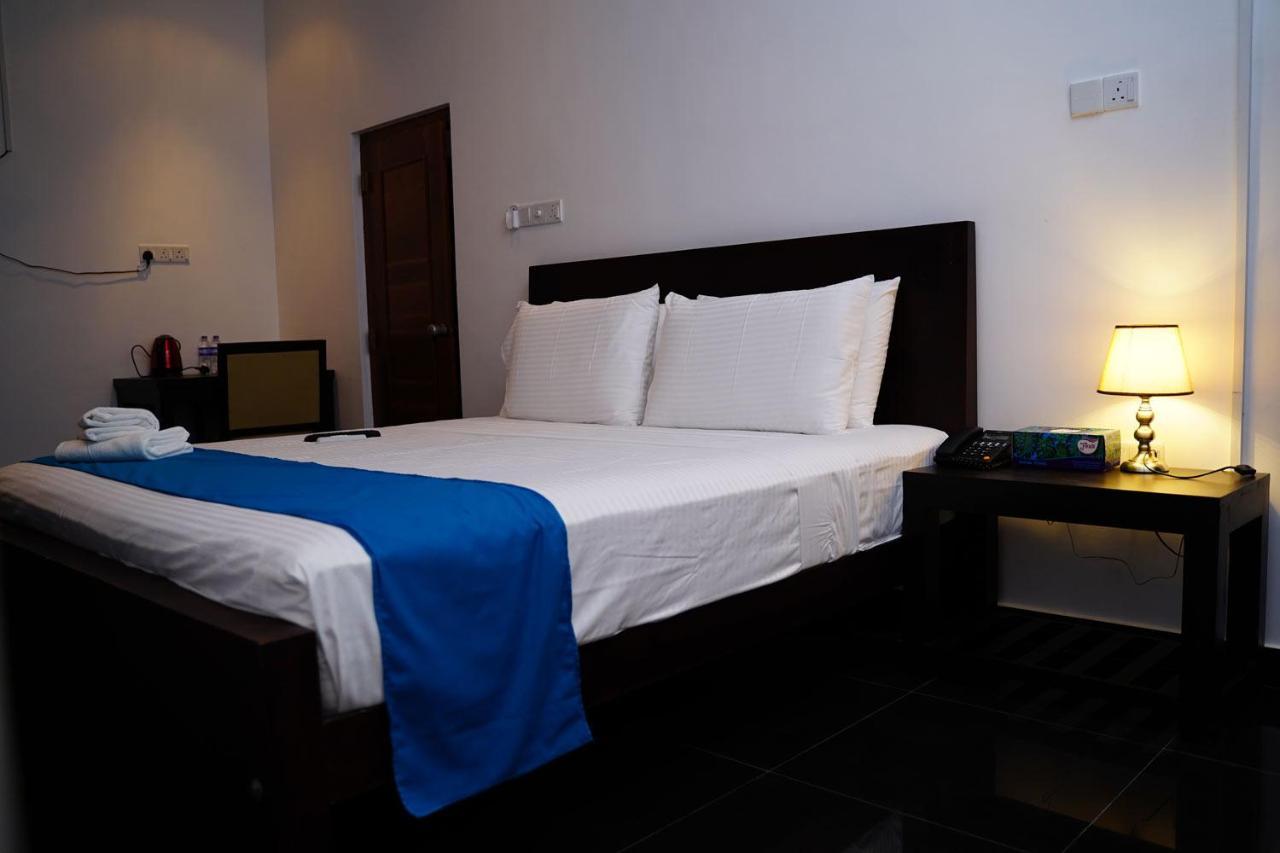 Village Hotel Northern Point Point Pedro ภายนอก รูปภาพ